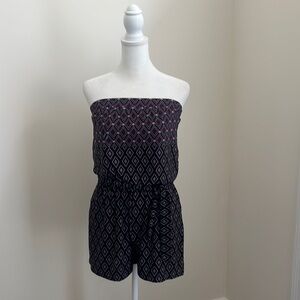 Women’s White House Black Market strapless shorts romper with tie belt